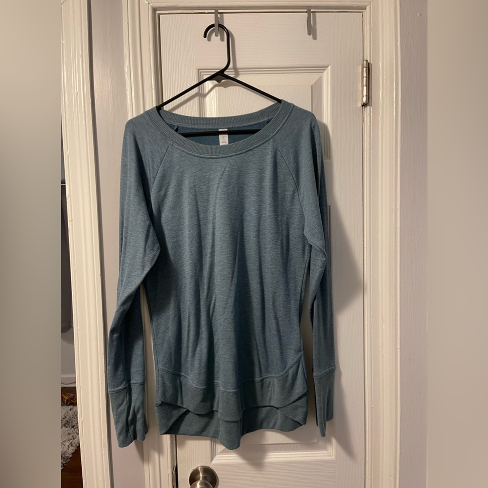 Teal crew neck tunic.